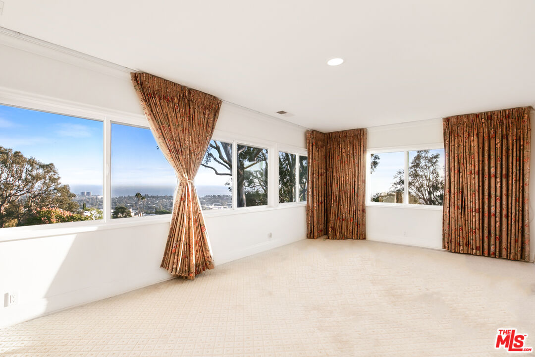 1425 Chautauqua Blvd