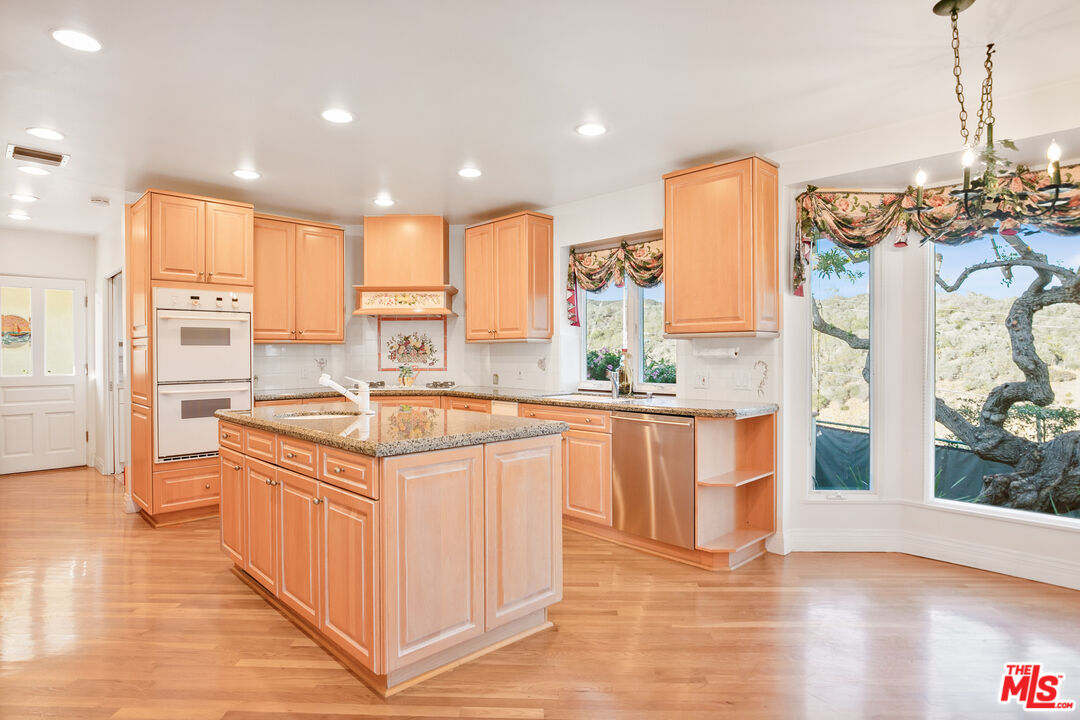 1425 Chautauqua Blvd