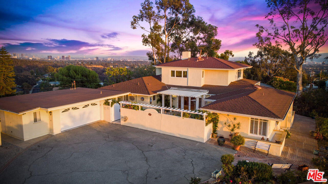 1425 Chautauqua Blvd