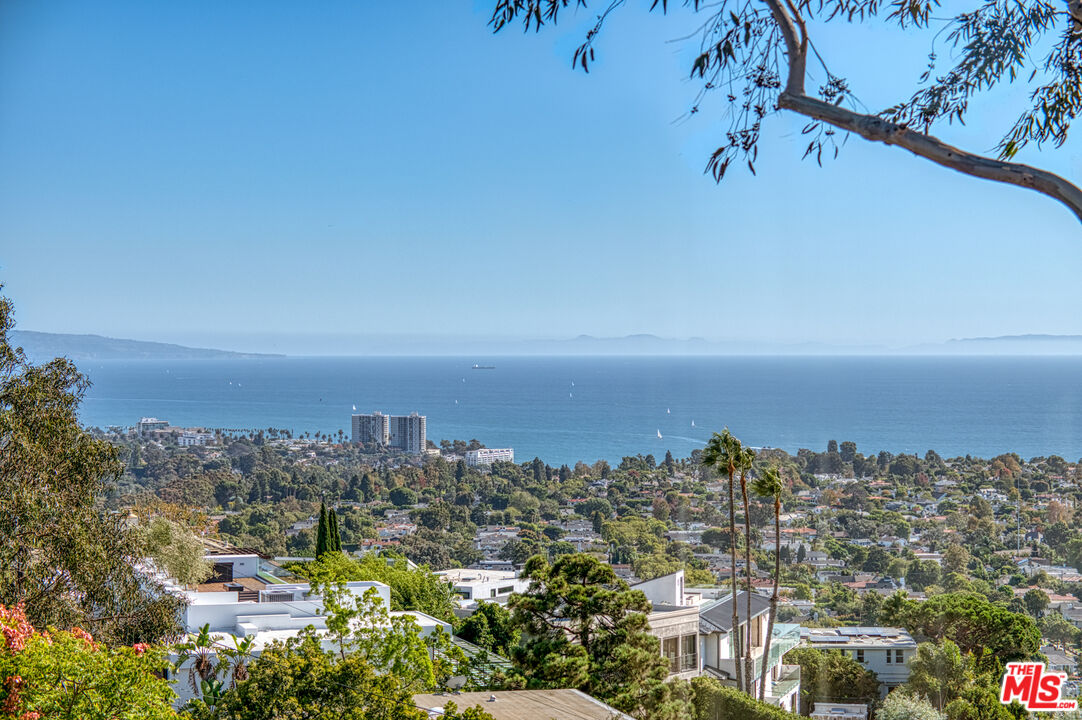 1425 Chautauqua Blvd