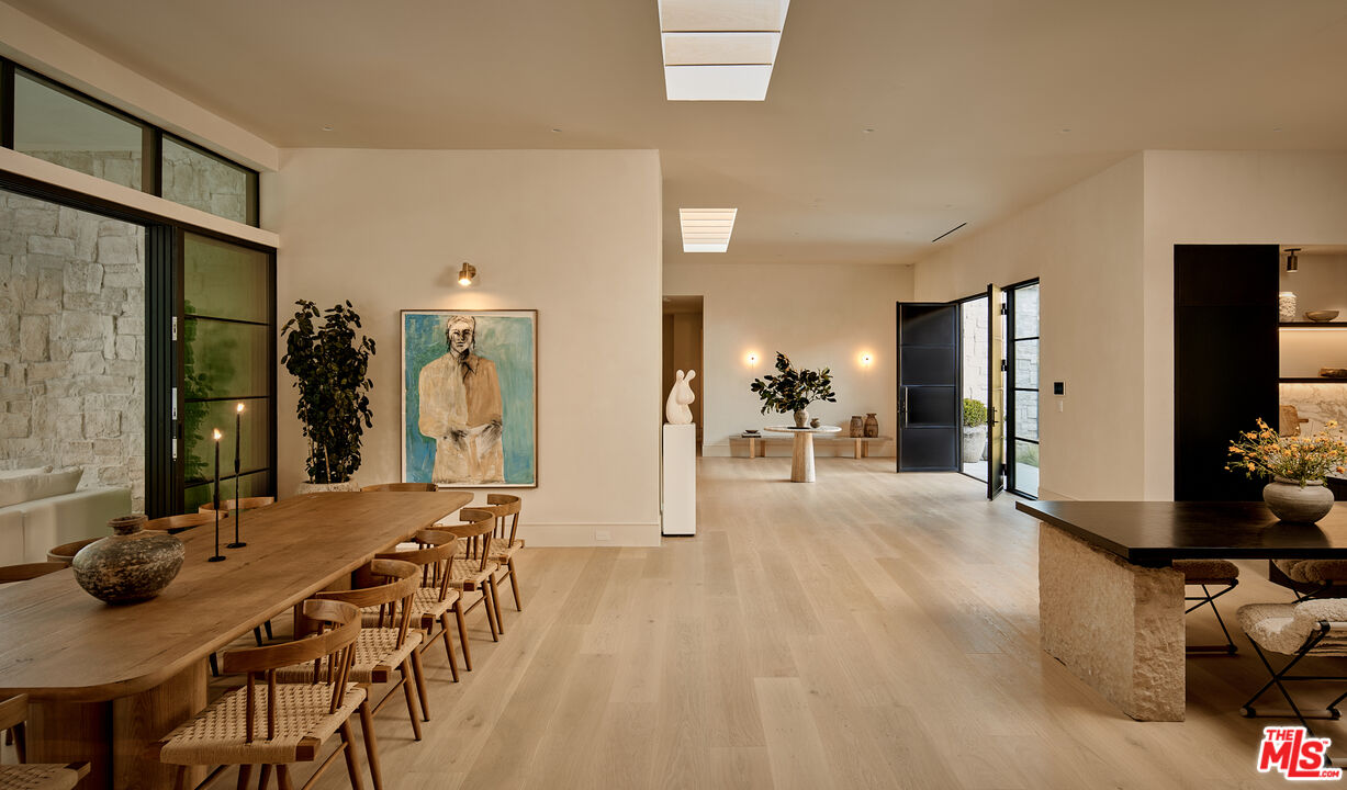 1081 Moraga Dr