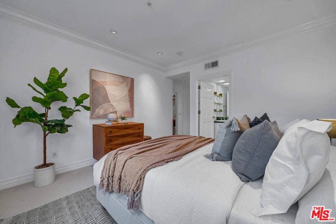 603 OCEAN AVE Unit: 2S