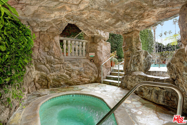 603 OCEAN AVE Unit: 2S