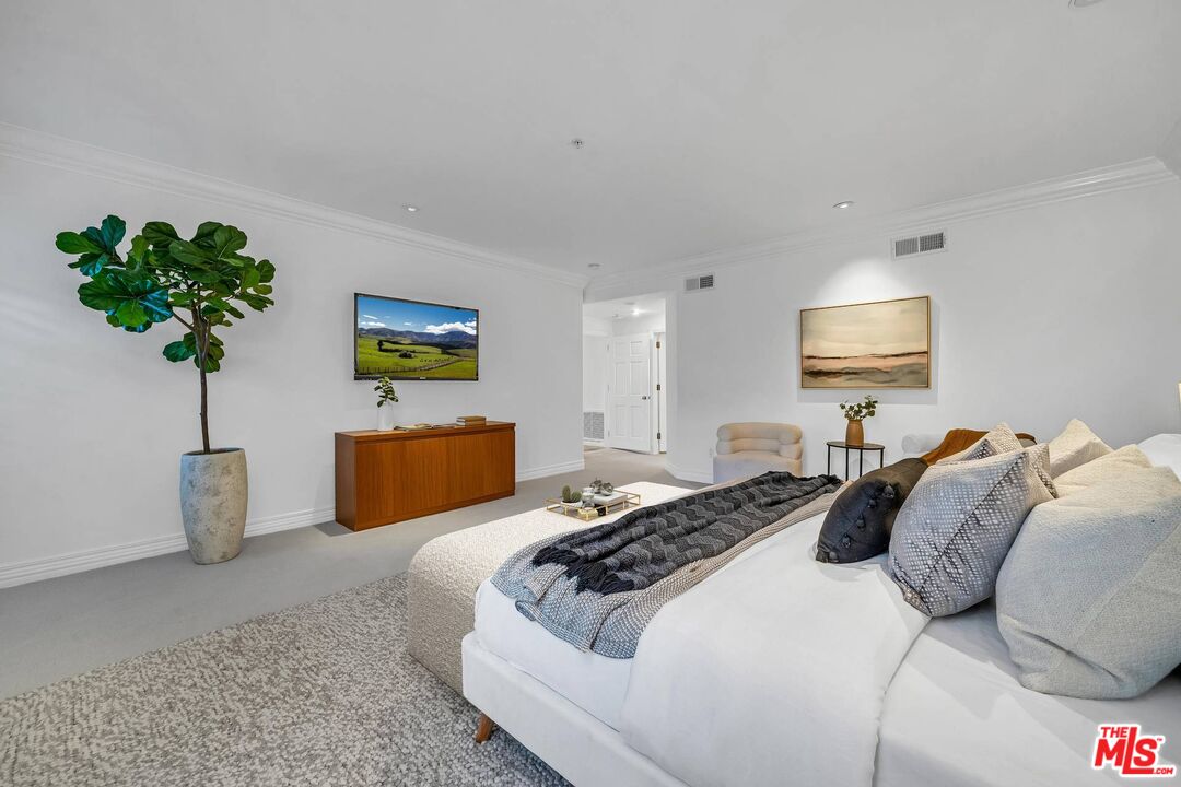 603 OCEAN AVE Unit: 2S