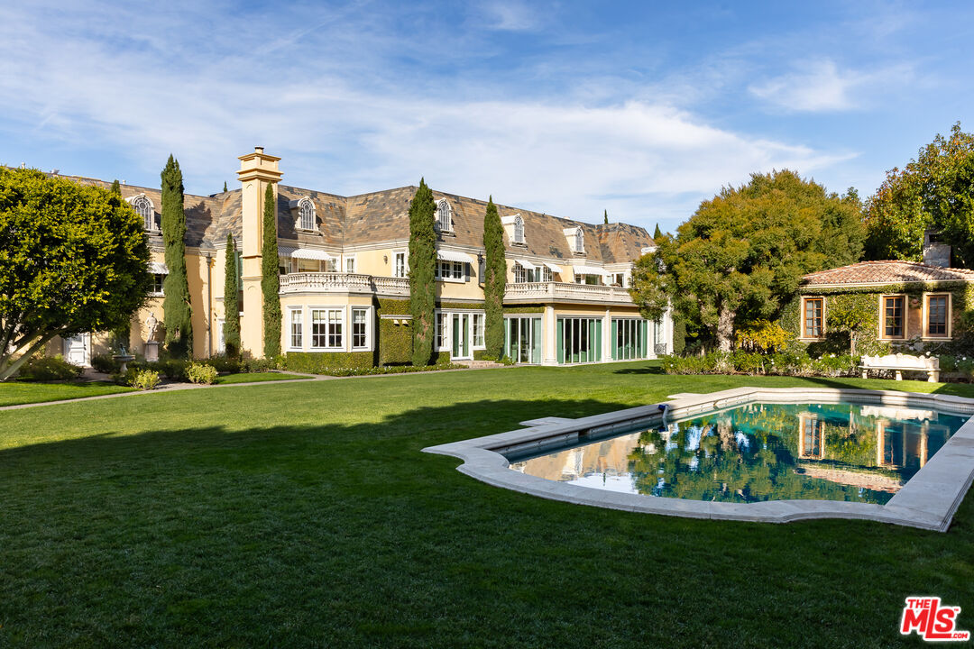 51 Beverly Park Way