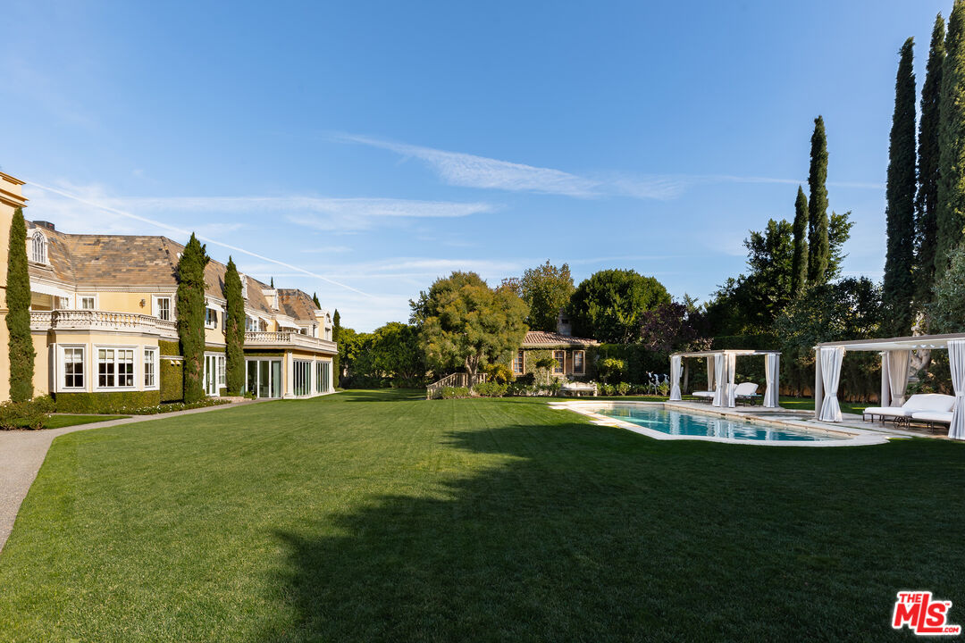 51 Beverly Park Way