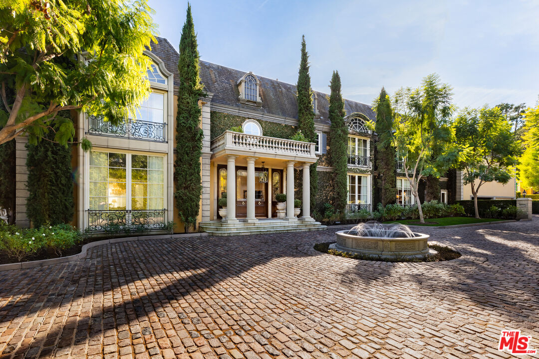 51 Beverly Park Way
