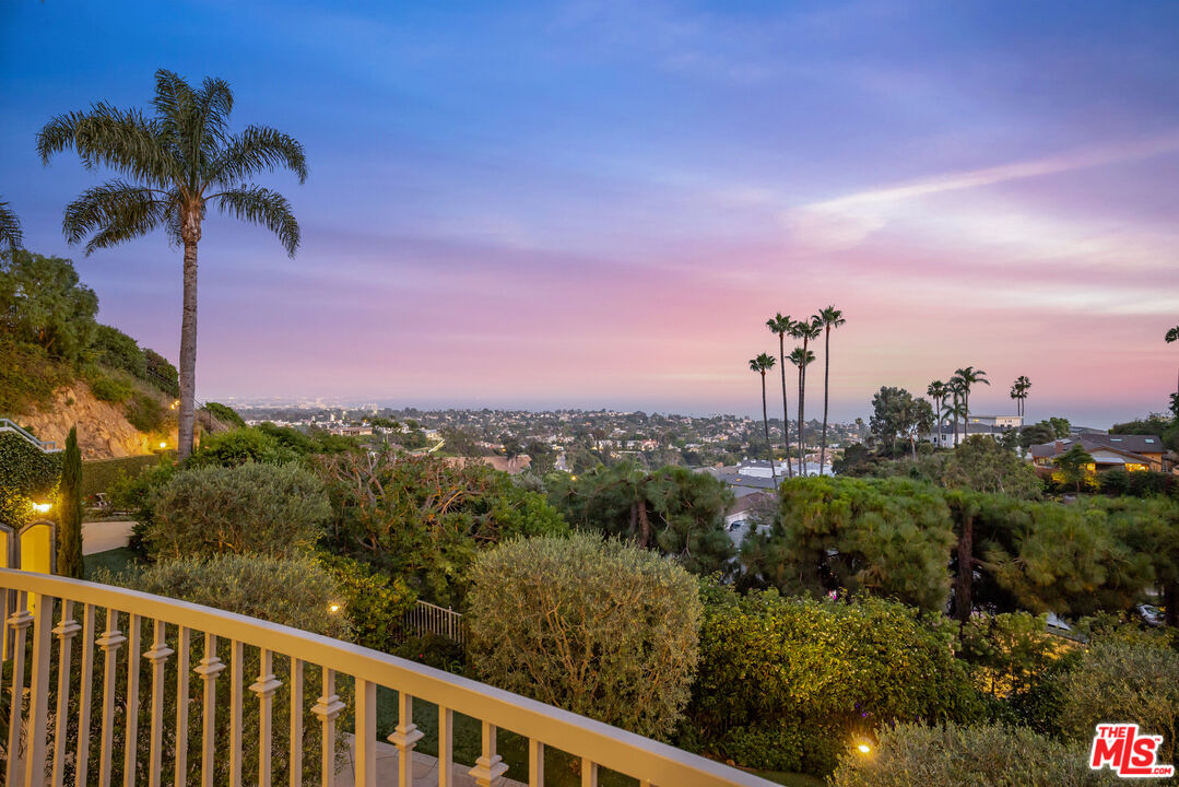 1328 Las Pulgas Rd