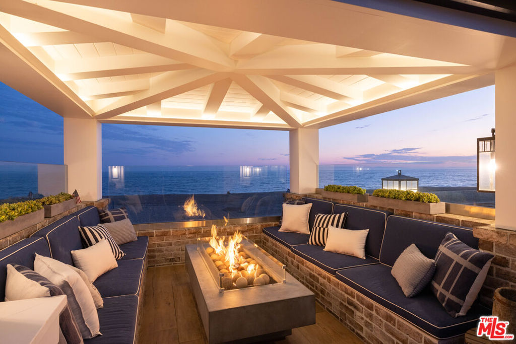 1706 E Oceanfront