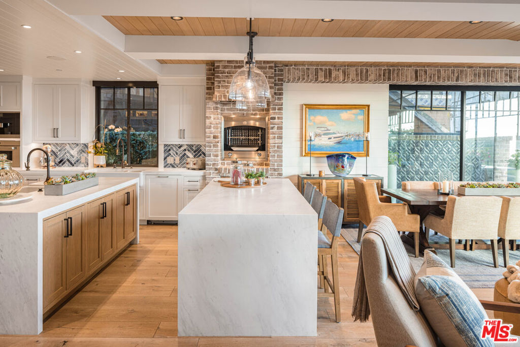 1706 E Oceanfront