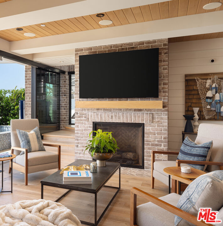 1706 E Oceanfront