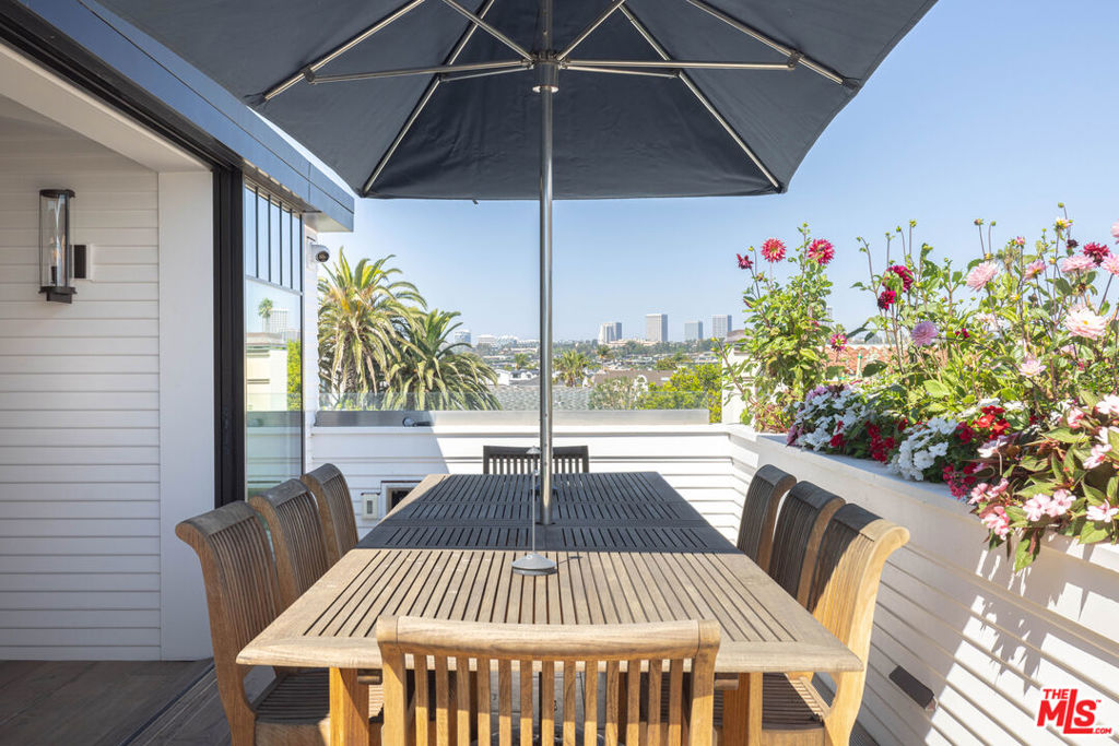 1706 E Oceanfront