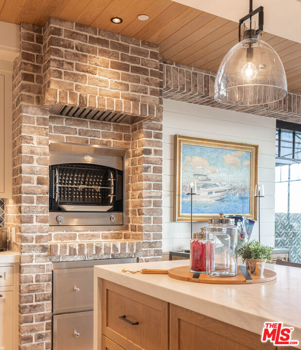 1706 E Oceanfront