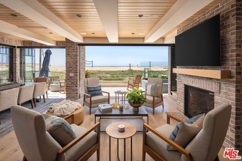 1706 E Oceanfront