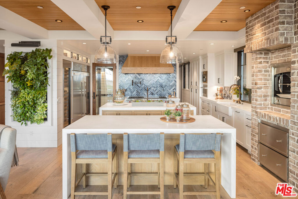 1706 E Oceanfront