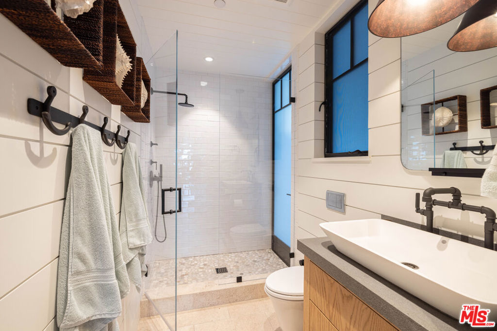 1706 E Oceanfront