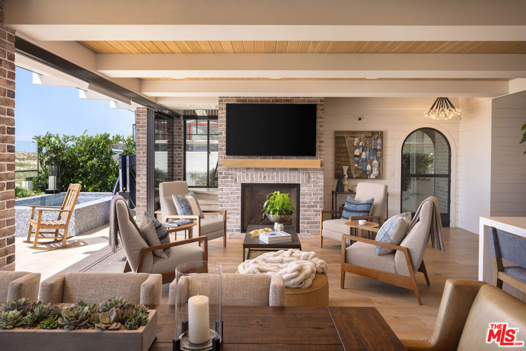 1706 E Oceanfront