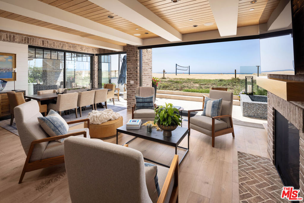 1706 E Oceanfront