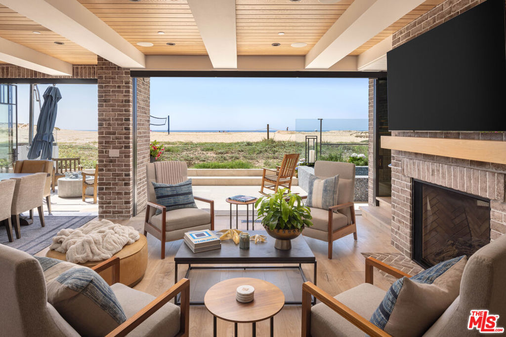 1706 E Oceanfront