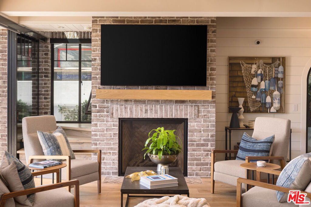 1706 E Oceanfront