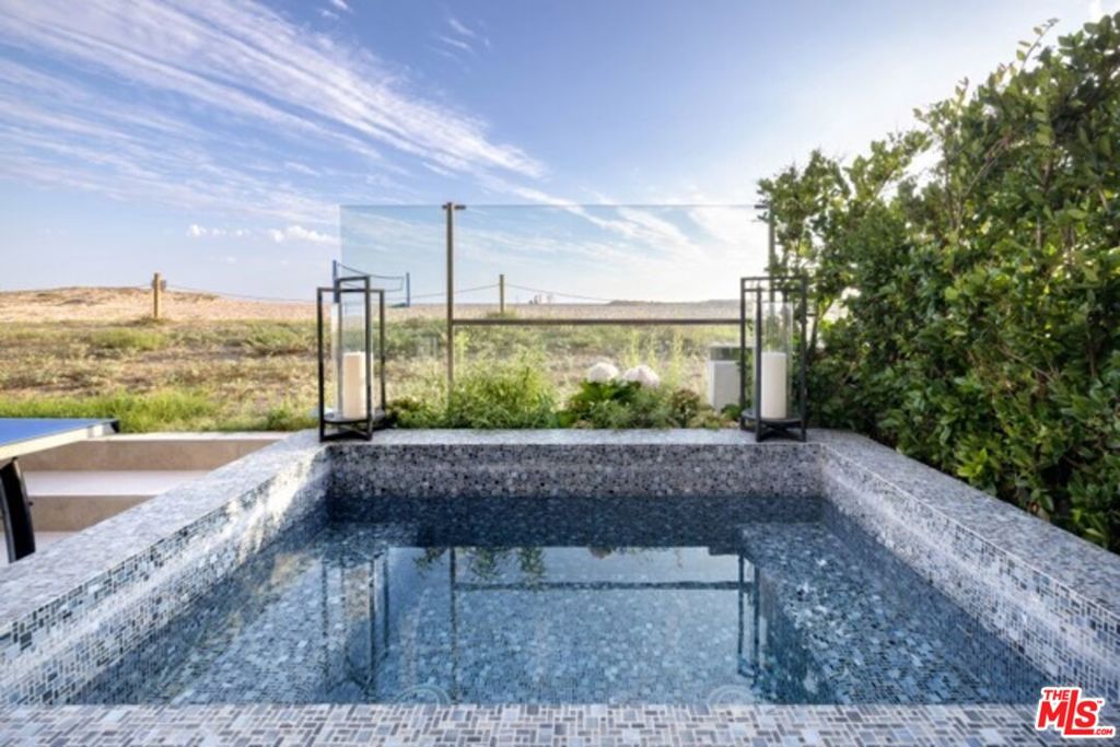 1706 E Oceanfront
