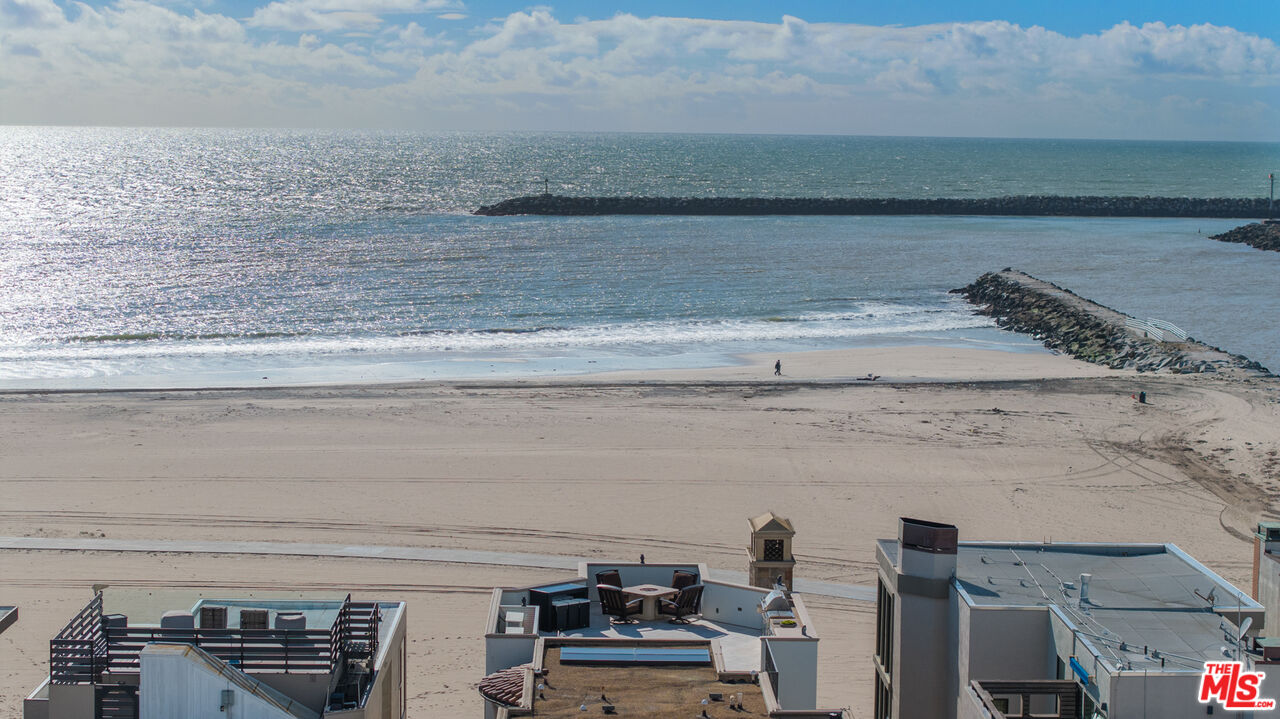 6209 Ocean Front Walk