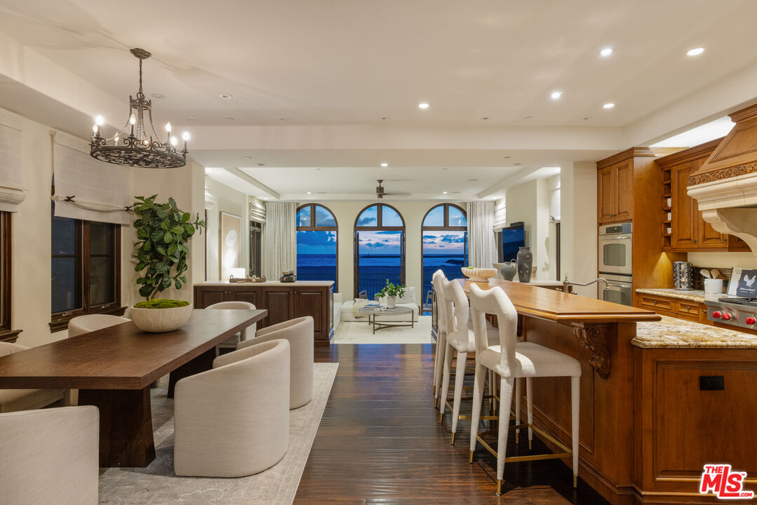 6209 Ocean Front Walk