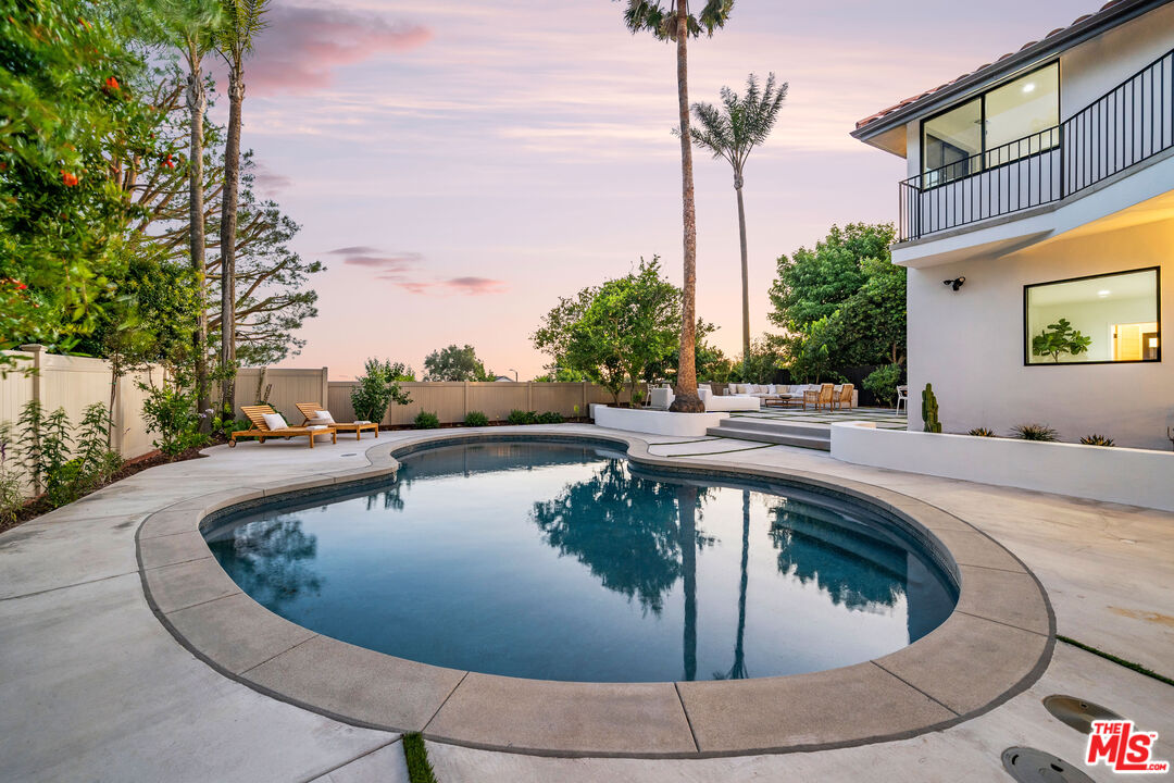 29343 Whitley Collins Dr