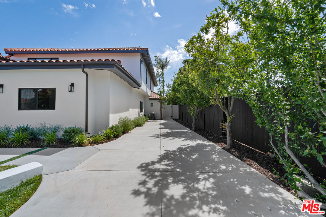 29343 Whitley Collins Dr