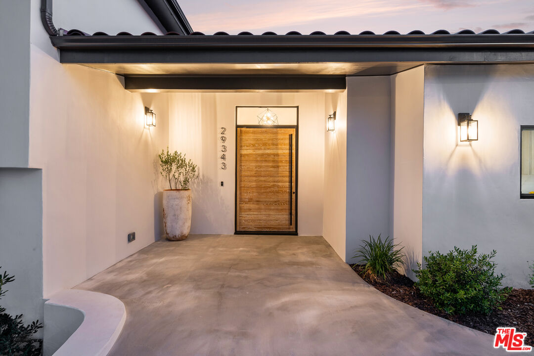 29343 Whitley Collins Dr