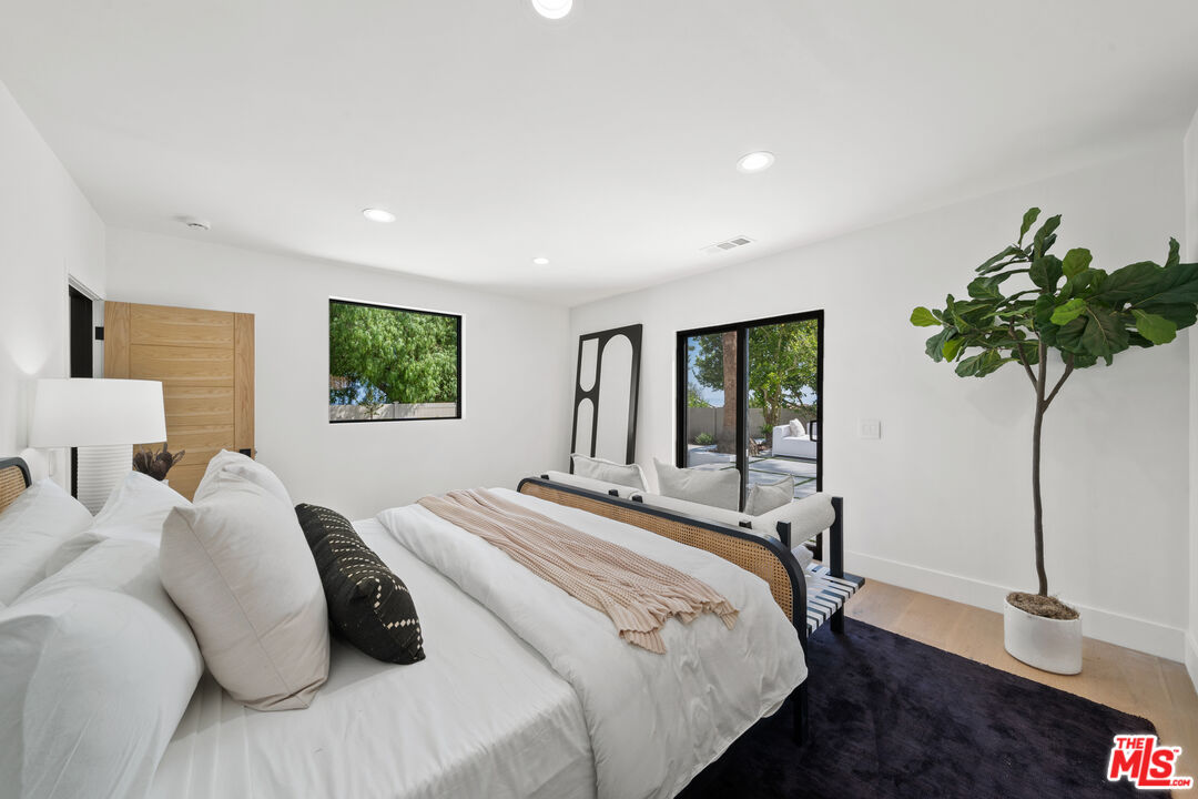 29343 Whitley Collins Dr