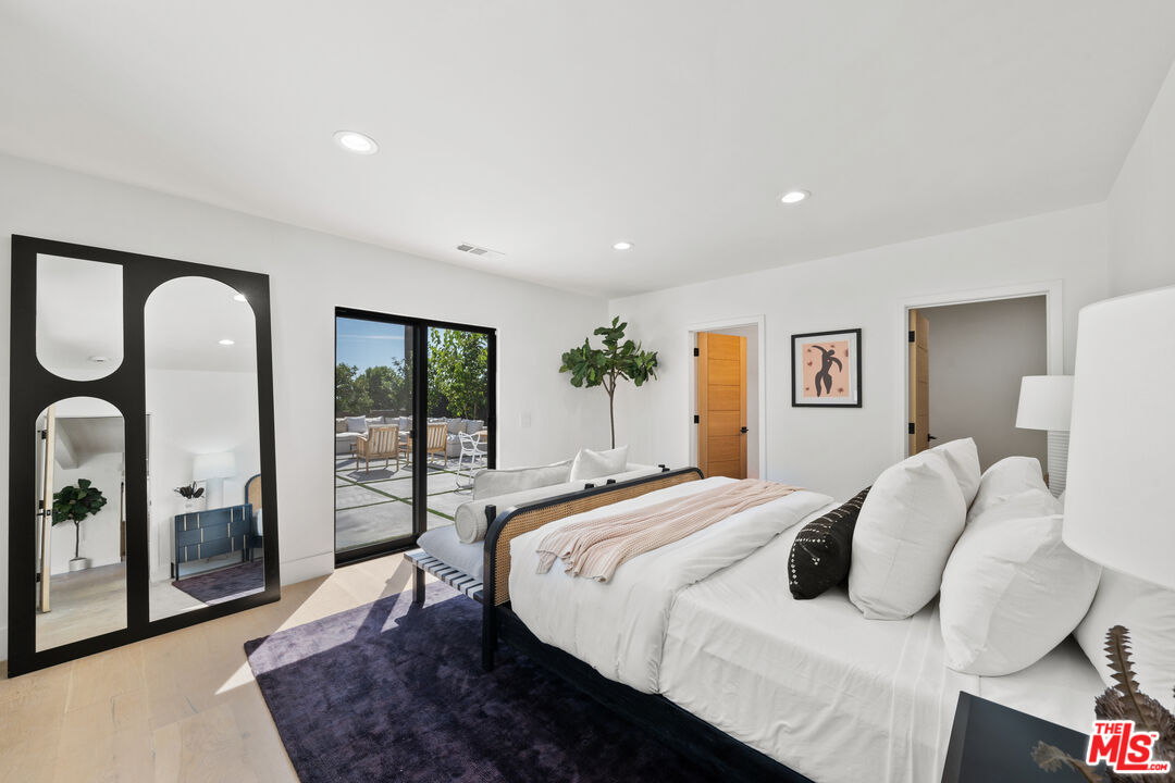 29343 Whitley Collins Dr