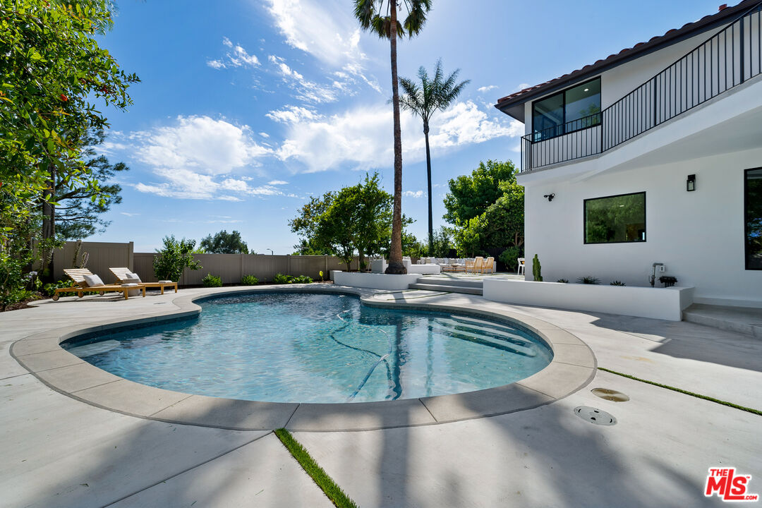 29343 Whitley Collins Dr