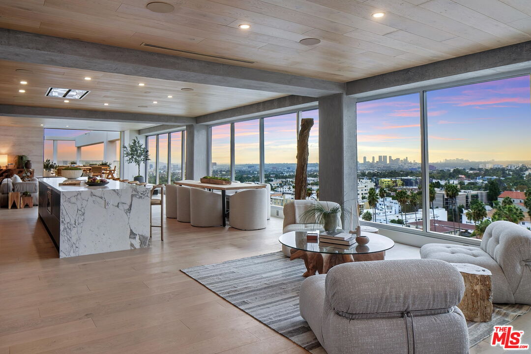 7135 Hollywood Blvd Unit: PHW