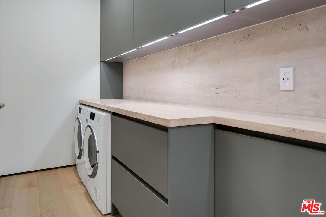 7135 Hollywood Blvd Unit: PHW