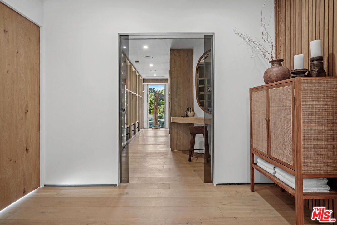 7135 Hollywood Blvd Unit: PHW