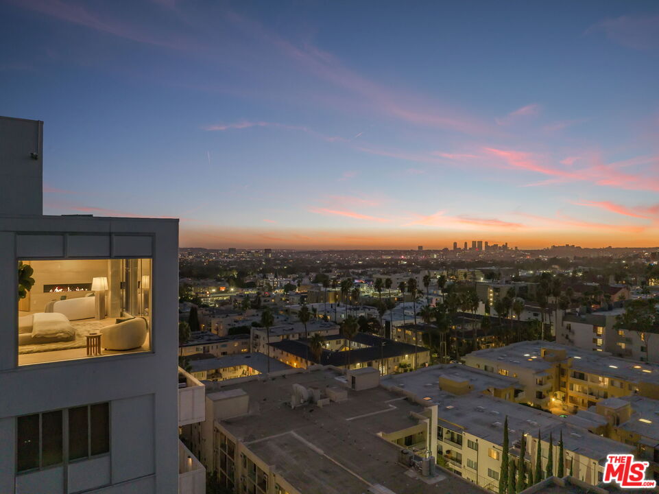 7135 Hollywood Blvd Unit: PHW