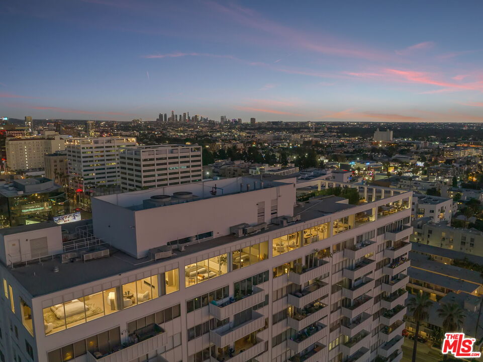 7135 Hollywood Blvd Unit: PHW