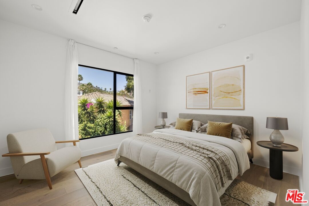 1533 N Vista St Unit: 301