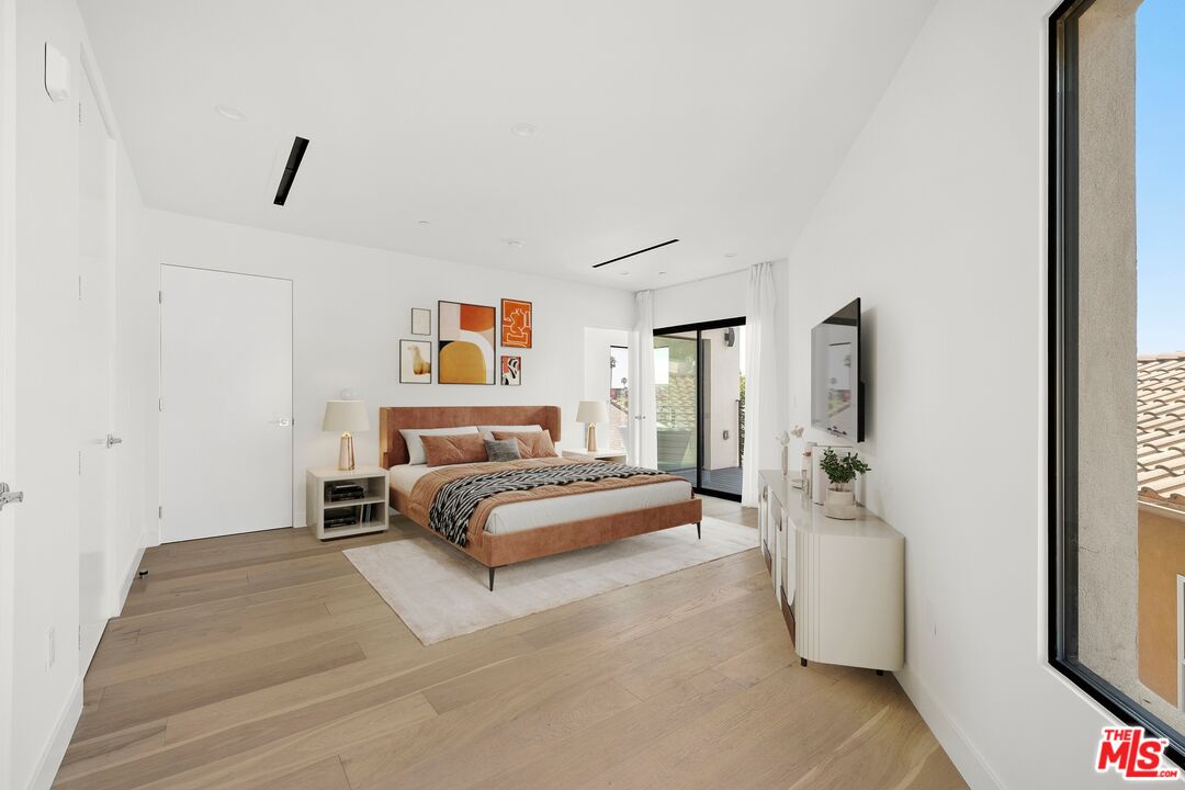 1533 N Vista St Unit: 301