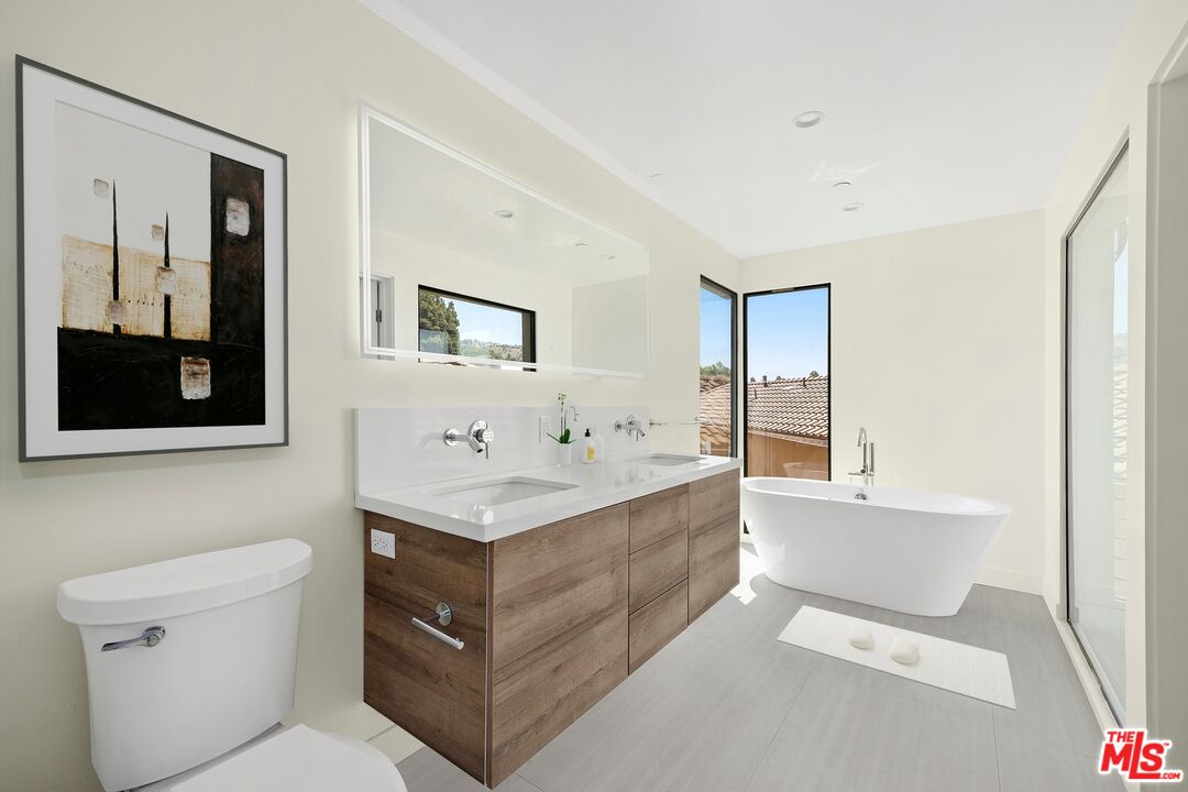 1533 N Vista St Unit: 301