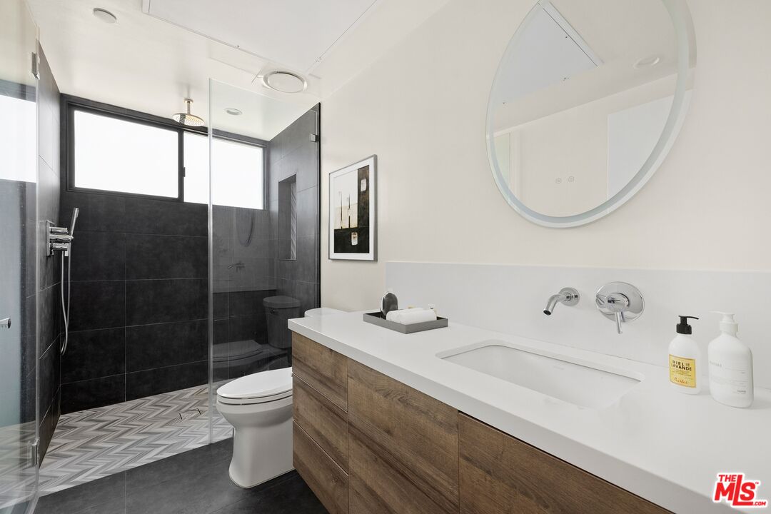 1533 N Vista St Unit: 301