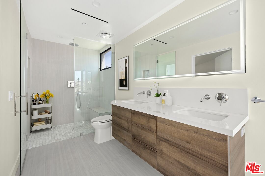 1533 N Vista St Unit: 301