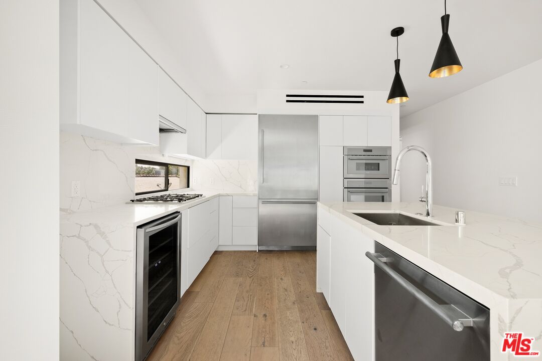 1533 N Vista St Unit: 301