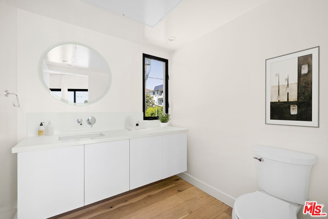 1533 N Vista St Unit: 301