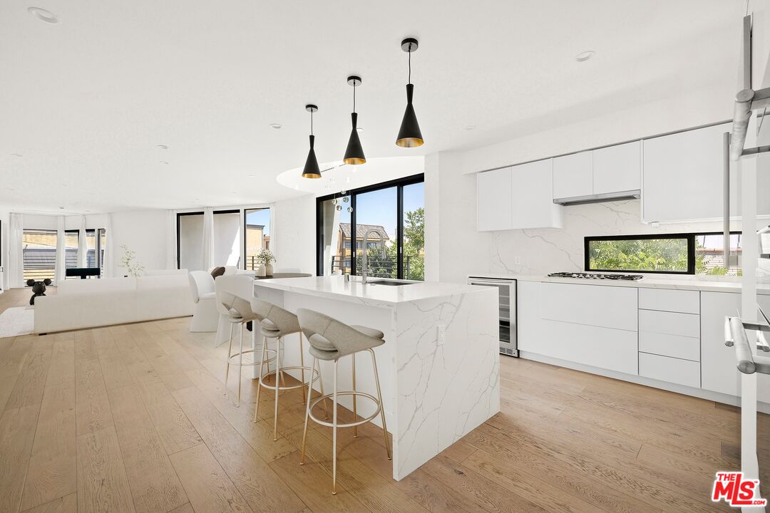 1533 N Vista St Unit: 301