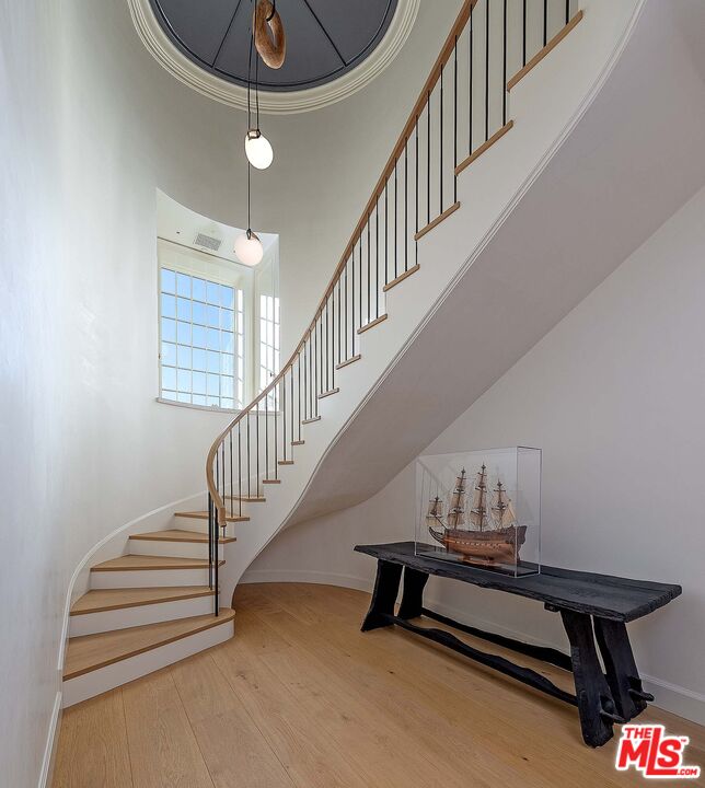141 N Bentley Ave