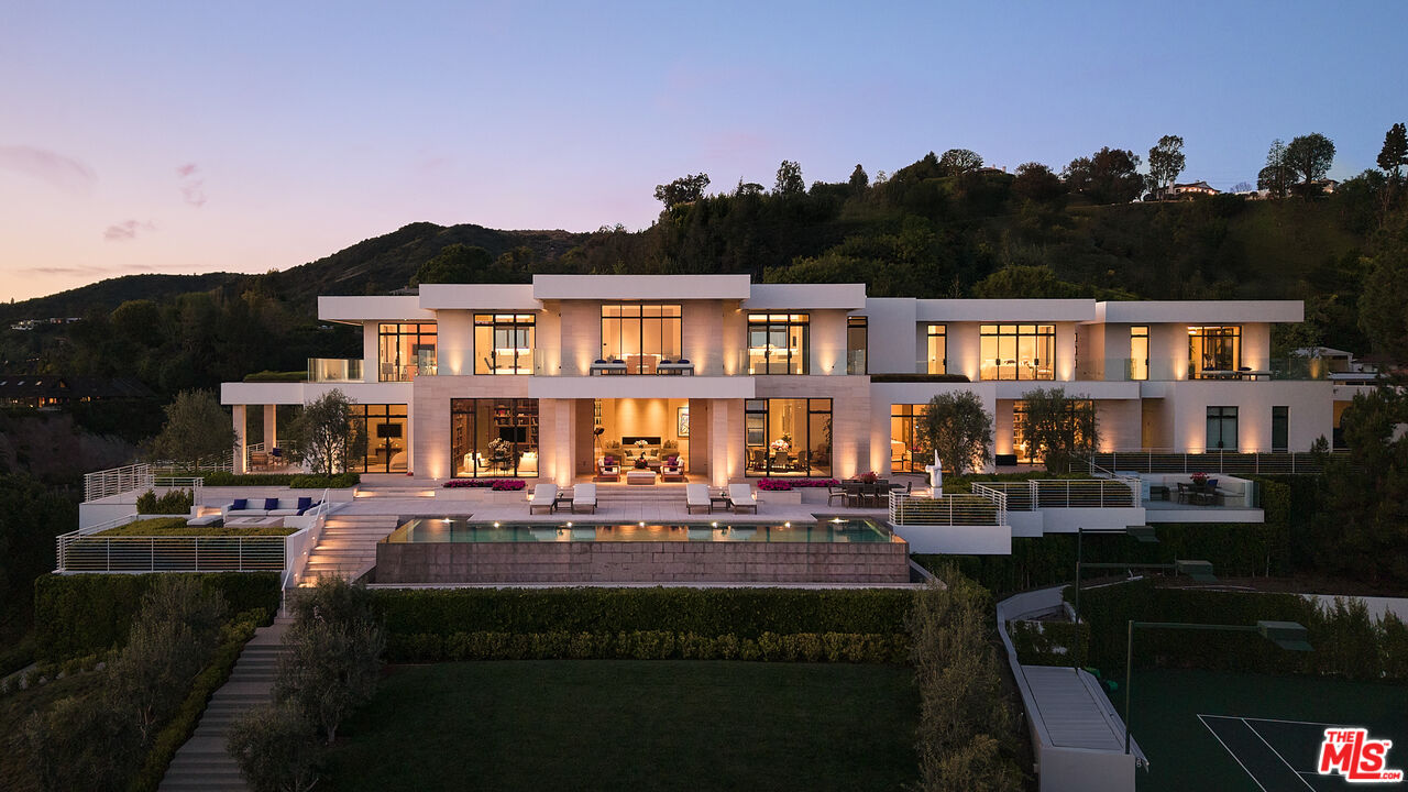 9966 Beverly Grove Dr