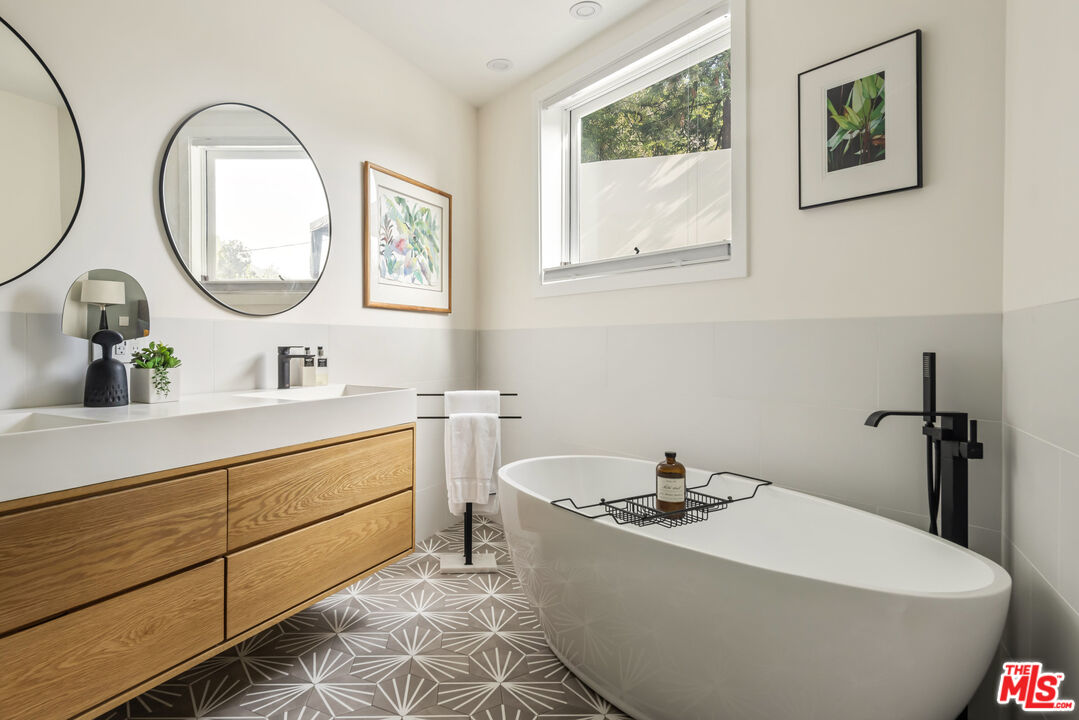 8701 Wonderland Park Ave