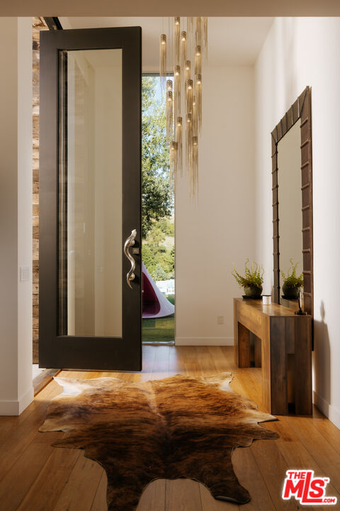 2402 Carman Crest Dr